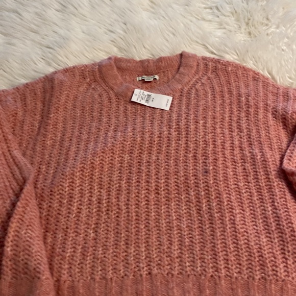 America Eagle Sweater brand new with tags size M length 22” bust 40” - Picture 12 of 12